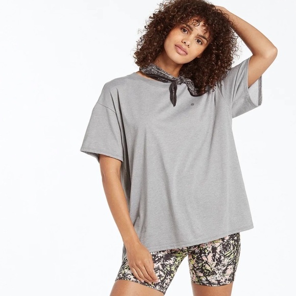 NWT Volcom Stone Tech Short Sleeve Oversized Tee in Heather Grey - Picture 4 of 9